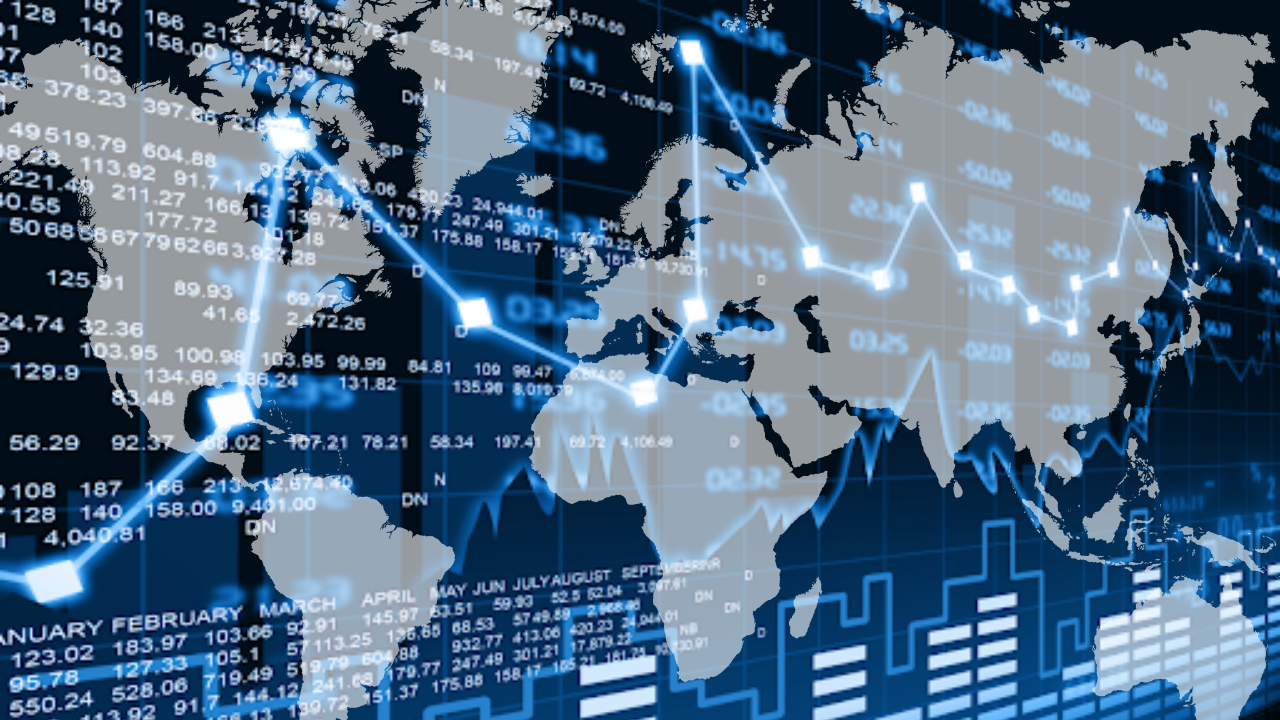 Navigating Complexity of Global trade: The Role of Real-Time Shipment Tracking
